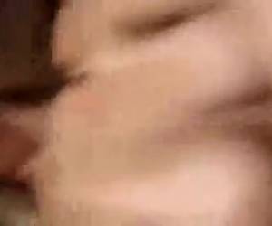 amerikalı genç kız zımbırtı web kamerası için bir striptiz