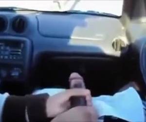 le ragazze cornea tirando le lunghe e spesse piccole, sottili rigida o duri falli fino a quando lei è schizzando pronto.