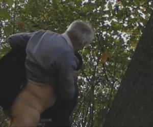 opa wort schön blowjob im wald von einem jungen, gut aussehend, homosexuell, aber wer ist movieing? amateur, opa blowjob im wald 