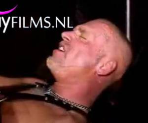 extraeme anal mastubate hänen käsivartensa hänen olkapää peräaukon. sitten hän laittaa hänen koko jalka peräaukon. extraeme, extraeme anal mastubate whiteh käsi ja jalka