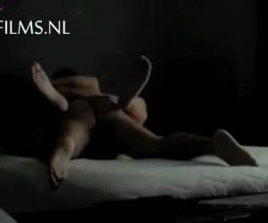 tandis que la caméra cachée en cours d’exécution, veux dire il a baisé la prostituée de l’homme. pour eux, puis lubrifier whiteh un lubrifiant et le dick raide dans son anus, prendre, après quoi l’homme putain lui et baise anal dans plusieurs