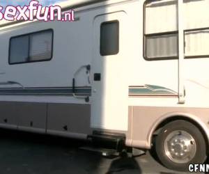 kiimainen prostituoitujen päätöksenteossa näyttää, kuinka jäykkä kalu vähennys ja blowjob ja sitten vittu kun ryhmä tyttöjä watching.looking tuoreita prostituoitujen