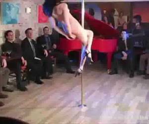 tancerka słup idzie na twarz sit