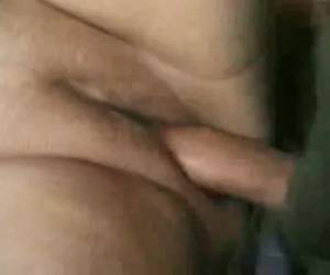 oldukça büyük çiftçi büyük udders üzerinde çiftçi olduğunu