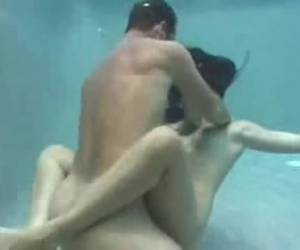 su altında fuck