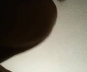 Na kinky sex spuit hij zijn zaad over het gezicht van zijn cum hoer.